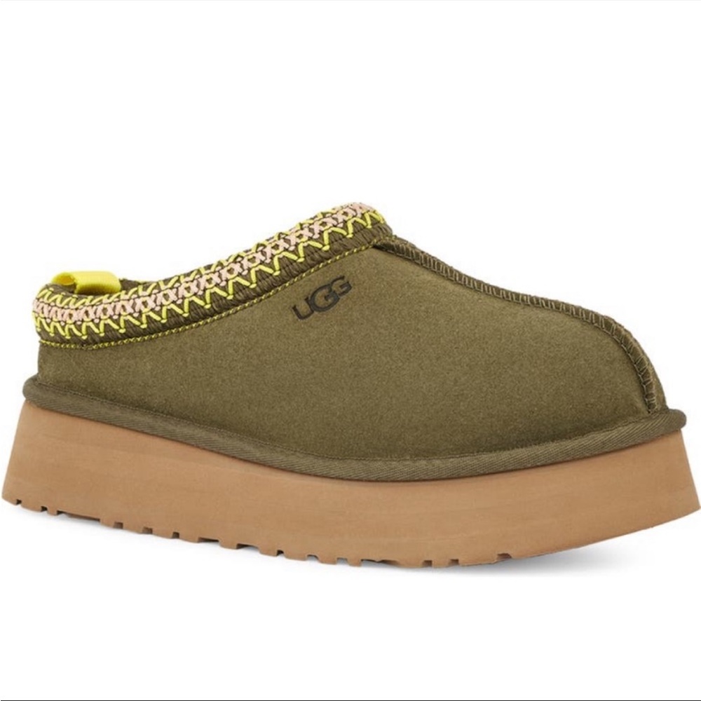 BRAND NEW UGG TAZZ IN BURNT OLIVE COLOR. SIZE 8.LAST PAIR AVAILABLE.